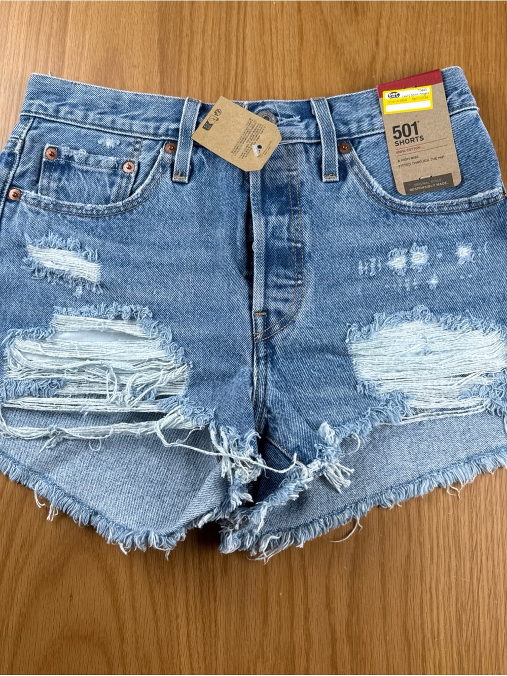 Levi's Women's 501 Original Shorts “Quiet Riot' light wash-High Rise 563270321